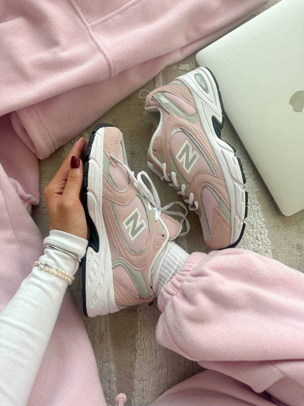 New Balance 530 Pink