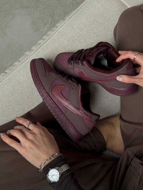Nike Dunk Low Burgundy
