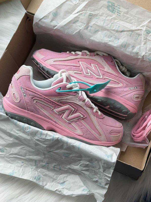 New Balance 204L Pink