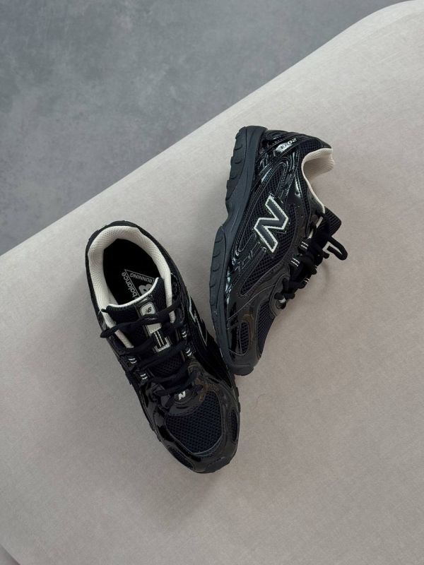 New Balance 204L Black Timberwolf