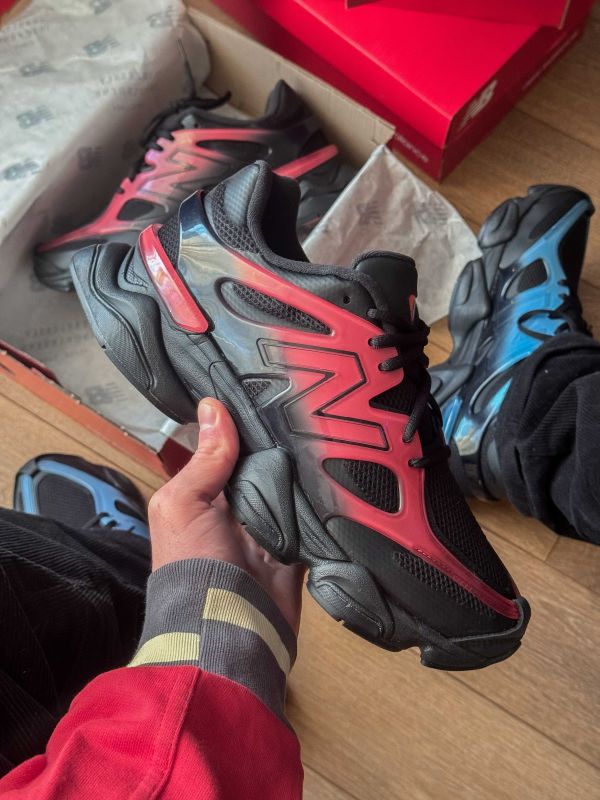 New Balance 9060 Black/Red