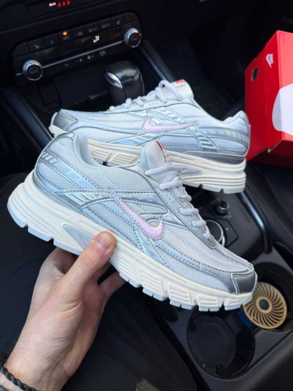 Nike Initiator Silver