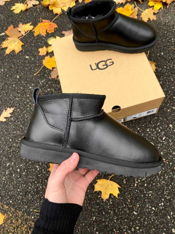 UGG Ultra Mini + Classic Micro Leather Black